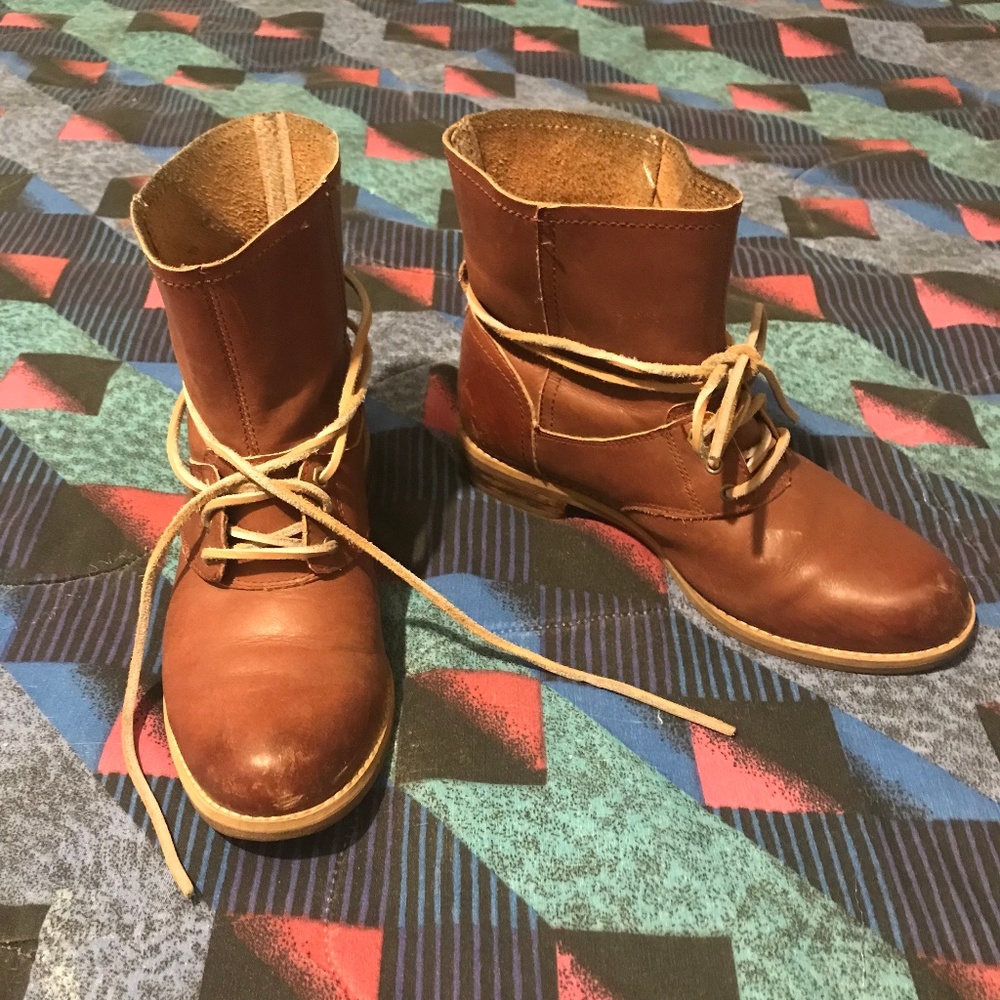 Timberland Savin Hill leather ankle boots (sz 7)